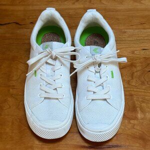 Cariuma - IBI Low Off-White Knit Sneaker Women - size 9